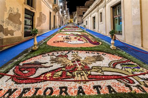 The art of painting with flowers: Italy’s infiorate 